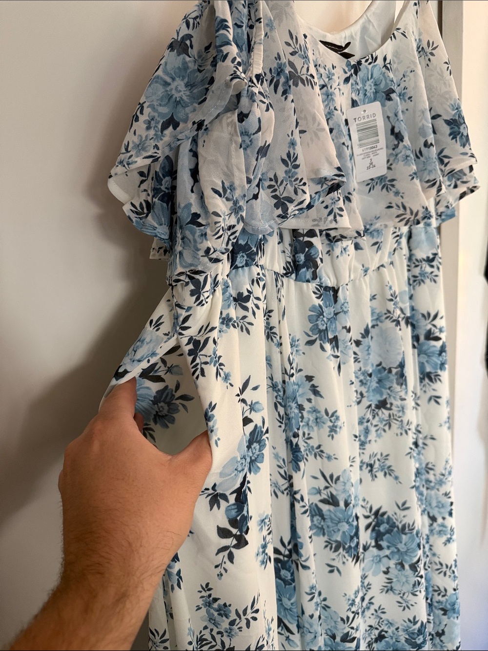 torrid White chiffon Maxi Dress with Blue Floral Print - Picture 4 of 6